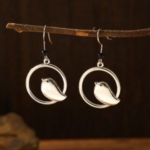 Fashionable and creative personalized earrings, retro simple exaggerated round bird earrings for women, ideal choice for parties and vacations