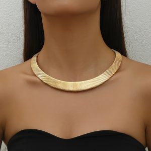 1pc Bold Geometric Statement Necklace for Women ?C Elegant and Minimalist Choker Jewelry Accessory