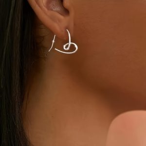 1 Pair Heart-Shaped Alloy Earrings -Durable, Simple Fashion DesignPerfect For Daily Wear And Party Gifts - Ldeal Accessory For Girls AndWomen